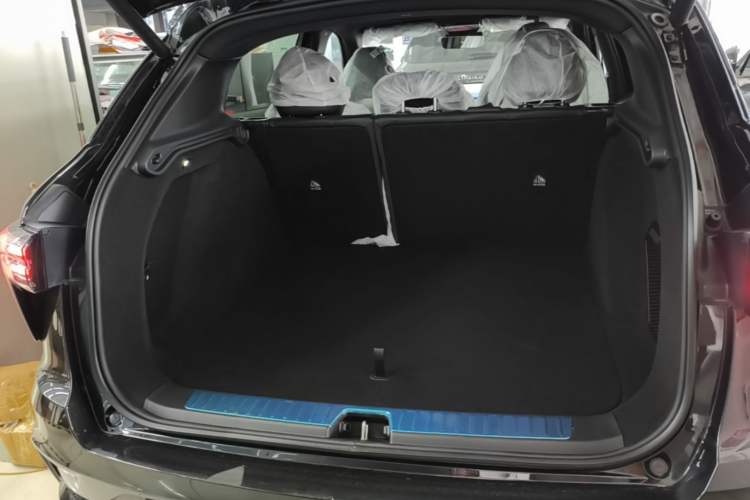 Used Lynk & Co 01 2025 2.0TD Two-Wheel Drive Refreshed Pro Version Trunk