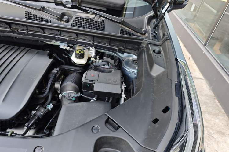 Used Lynk & Co 01 2025 2.0TD Two-Wheel Drive Refreshed Pro Version Engine Bay Left