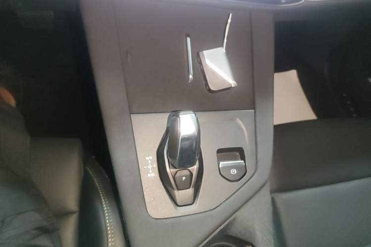 Used Lynk & Co 01 2025 2.0TD Two-Wheel Drive Refreshed Pro Version Gear Lever