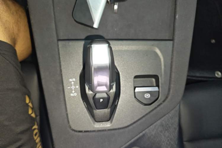 Used Lynk & Co 01 2025 2.0TD Two-Wheel Drive Refreshed Pro Version Gear Lever