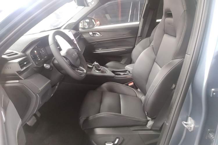 Used Lynk & Co 01 2025 2.0TD Two-Wheel Drive Refreshed Pro Version Left Front Seat