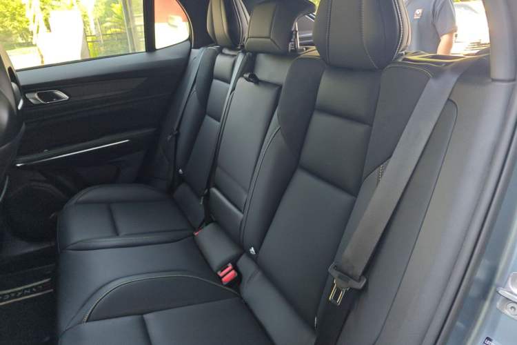 Used Lynk & Co 01 2025 2.0TD Two-Wheel Drive Refreshed Pro Version Left Rear Seat