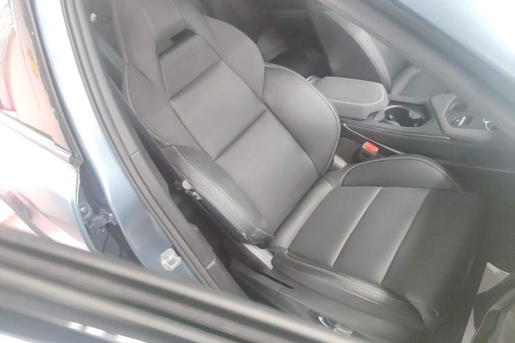 Used Lynk & Co 01 2025 2.0TD Two-Wheel Drive Refreshed Pro Version Right Front Seat