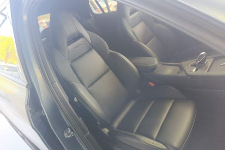Used Lynk & Co 01 2025 2.0TD Two-Wheel Drive Refreshed Pro Version Right Front Seat
