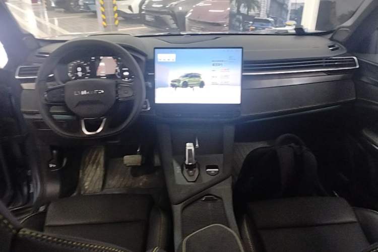 Used Lynk & Co 01 2025 2.0TD Two-Wheel Drive Refreshed Pro Version Center Console