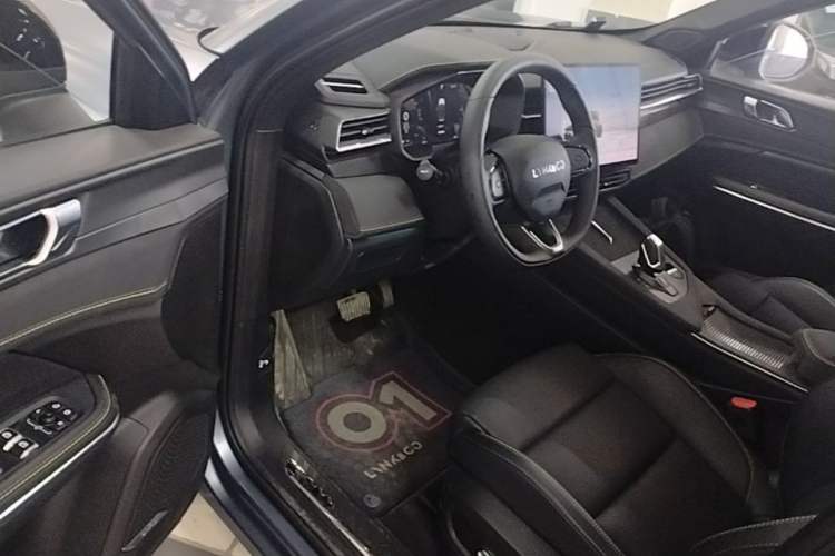 Used Lynk & Co 01 2025 2.0TD Two-Wheel Drive Refreshed Pro Version Driver Seat