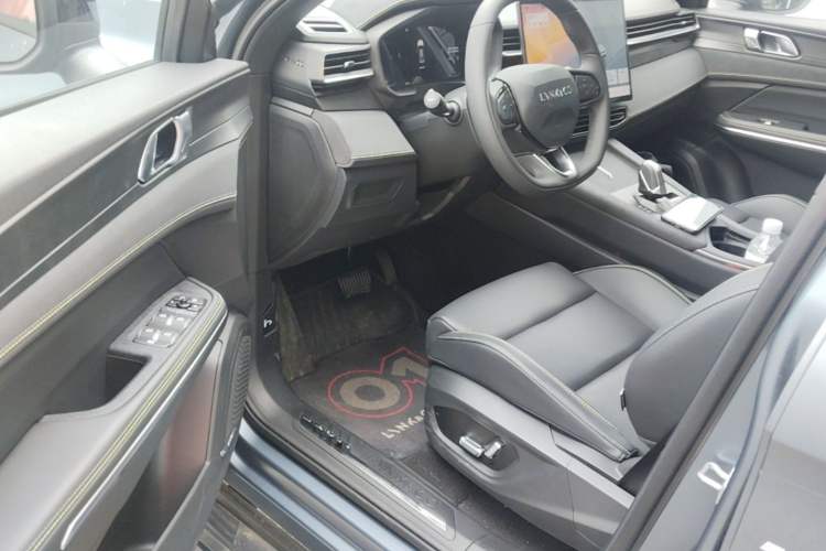 Used Lynk & Co 01 2025 2.0TD Two-Wheel Drive Refreshed Pro Version Driver Seat