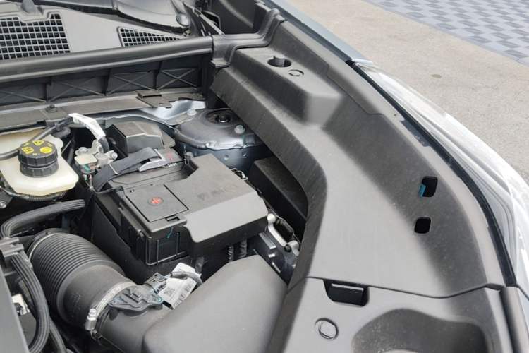Used Lynk & Co 01 2025 2.0TD Two-Wheel Drive Refreshed Pro Version Engine Bay Left