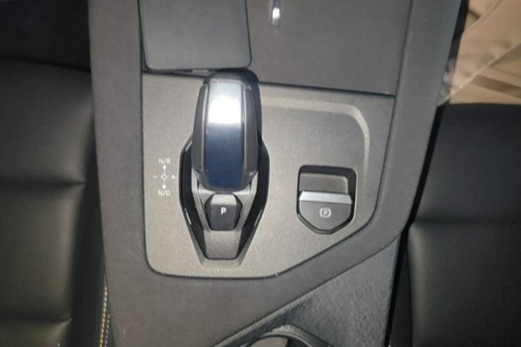 Used Lynk & Co 01 2025 2.0TD Two-Wheel Drive Refreshed Pro Version Gear Lever