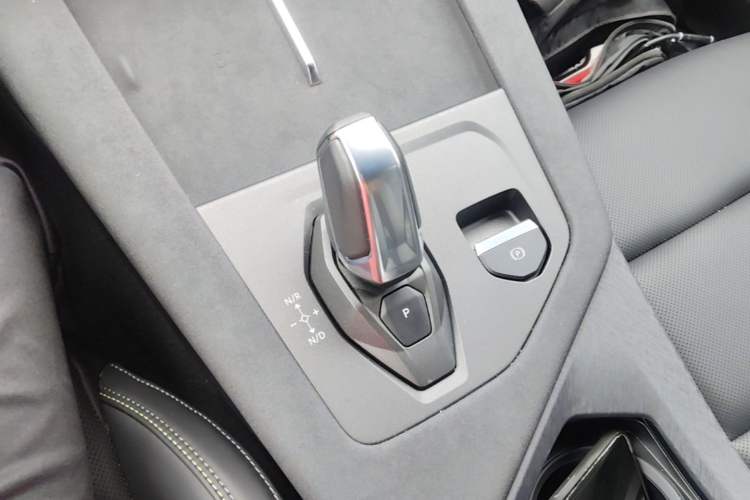 Used Lynk & Co 01 2025 2.0TD Two-Wheel Drive Refreshed Pro Version Gear Lever