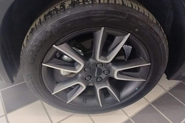 Used Lynk & Co 01 2025 2.0TD Two-Wheel Drive Refreshed Pro Version Left Front Wheel Hub