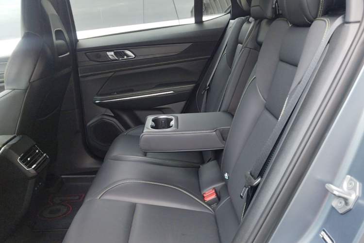 Used Lynk & Co 01 2025 2.0TD Two-Wheel Drive Refreshed Pro Version Left Rear Seat