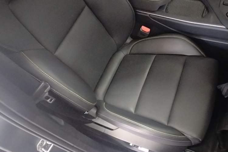 Used Lynk & Co 01 2025 2.0TD Two-Wheel Drive Refreshed Pro Version Right Front Seat