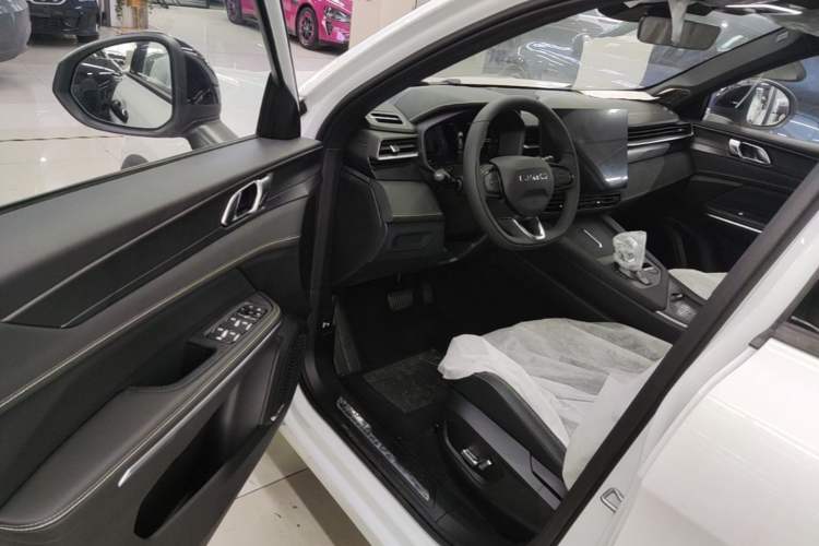 Used Lynk & Co 01 2025 2.0TD Two-Wheel Drive Refreshed Pro Version Driver Seat
