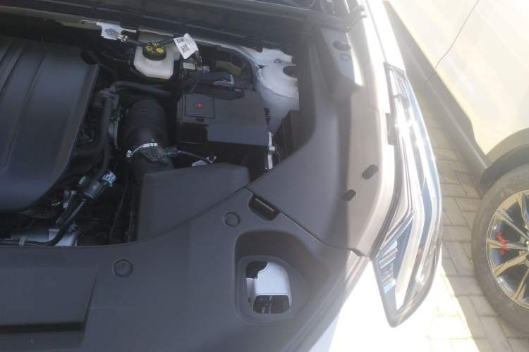 Used Lynk & Co 01 2025 2.0TD Two-Wheel Drive Refreshed Pro Version Engine Bay Left