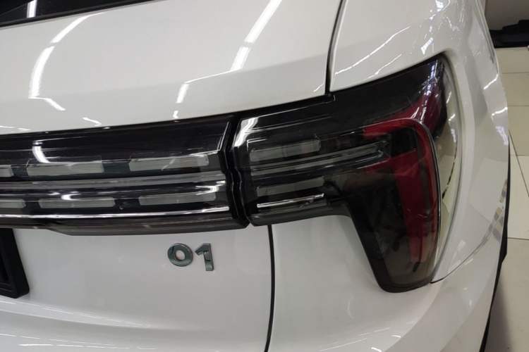Used Lynk & Co 01 2025 2.0TD Two-Wheel Drive Refreshed Pro Version Exterior 3