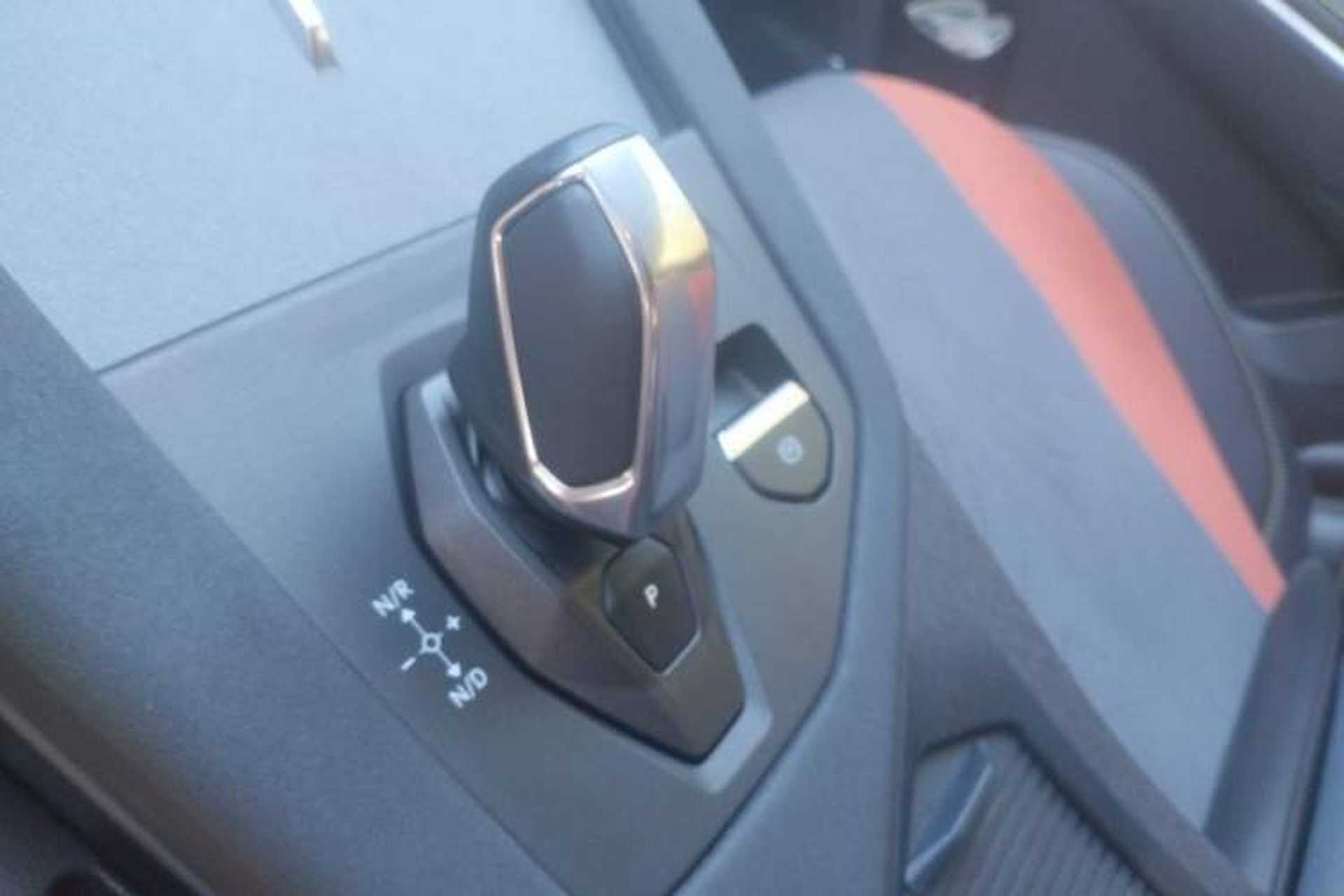 Used Lynk & Co 01 2025 2.0TD Two-Wheel Drive Refreshed Pro Version Gear Lever