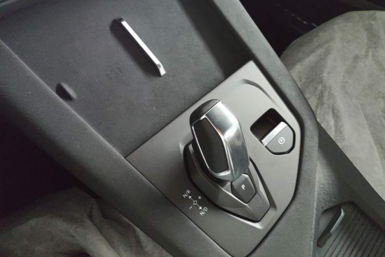 Used Lynk & Co 01 2025 2.0TD Two-Wheel Drive Refreshed Pro Version Gear Lever