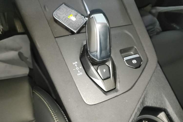 Used Lynk & Co 01 2025 2.0TD Two-Wheel Drive Refreshed Pro Version Gear Lever