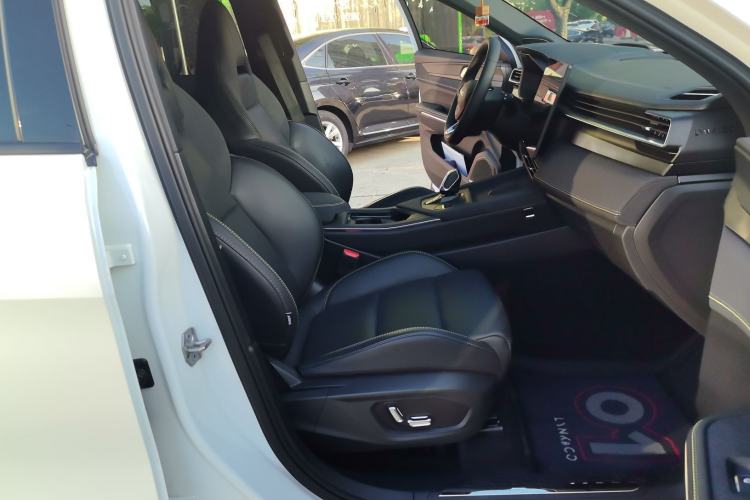 Used Lynk & Co 01 2025 2.0TD Two-Wheel Drive Refreshed Pro Version Interior 3