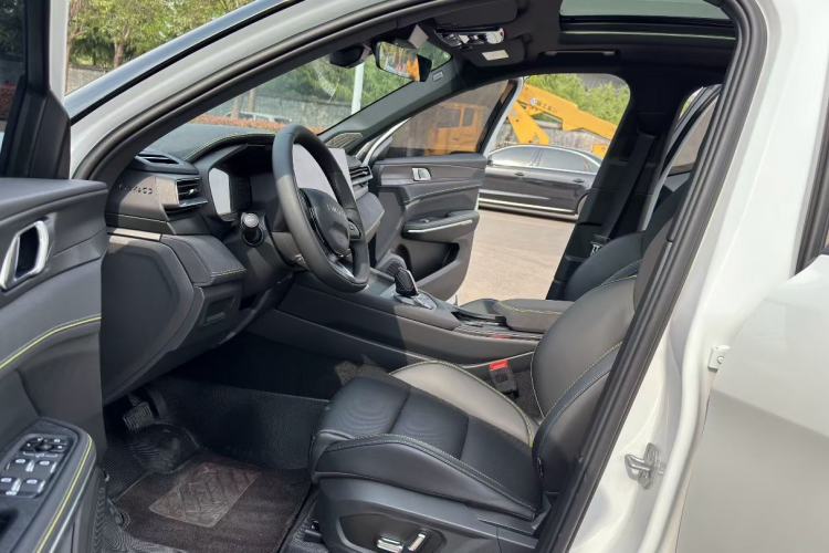 Used Lynk & Co 01 2025 2.0TD All-Wheel Drive Refreshed Pro Version Left Front Seat