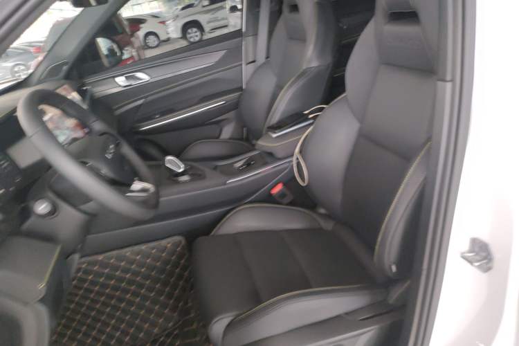 Used Lynk & Co 01 2025 2.0TD Two-Wheel Drive Refreshed Pro Version Left Front Seat