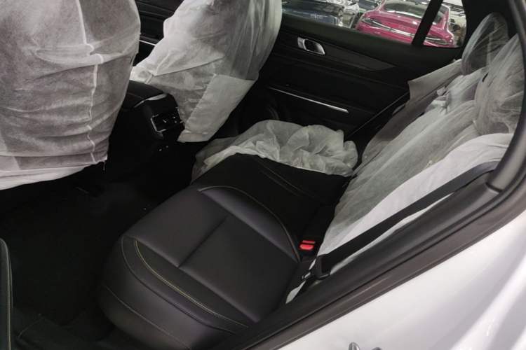 Used Lynk & Co 01 2025 2.0TD Two-Wheel Drive Refreshed Pro Version Left Rear Seat