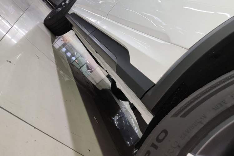 Used Lynk & Co 01 2025 2.0TD Two-Wheel Drive Refreshed Pro Version Left Side Sill