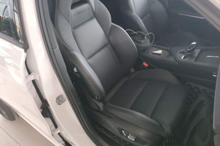 Used Lynk & Co 01 2025 2.0TD Two-Wheel Drive Refreshed Pro Version Right Front Seat