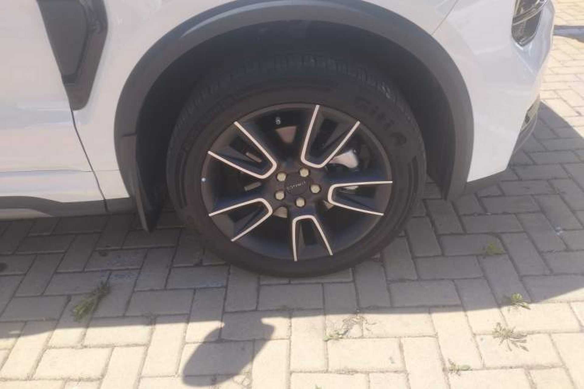 Used Lynk & Co 01 2025 2.0TD Two-Wheel Drive Refreshed Pro Version Right Front Wheel Hub