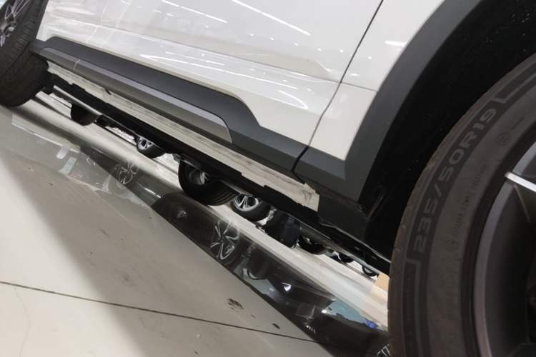 Used Lynk & Co 01 2025 2.0TD Two-Wheel Drive Refreshed Pro Version Right Side Sill
