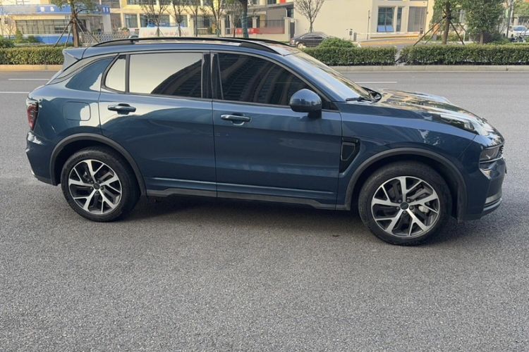 Used Lynk & Co 01 EM-P 2022 1.5TD PHEV Plus Exterior 2