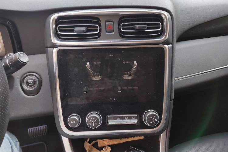Used Lynk & Co 01 EM-P 2018 1.5T PHEV Jing Guo V Audio And AC Panel