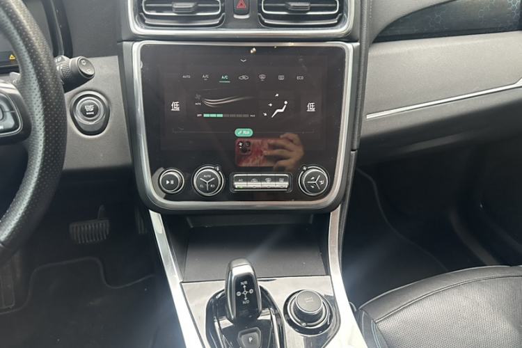 Used Lynk & Co 01 EM-P 2018 1.5T PHEV Jing Guo V Audio And AC Panel