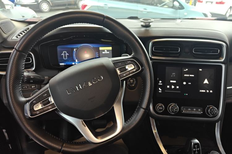 Used Lynk & Co 01 EM-P 2018 1.5T PHEV JingPro National Emission Standard V Center Console