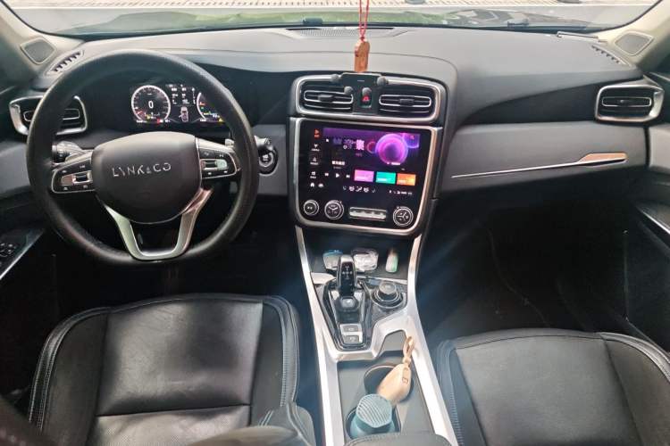 Used Lynk & Co 01 EM-P 2018 1.5T PHEV JingPro National Emission Standard V Center Console