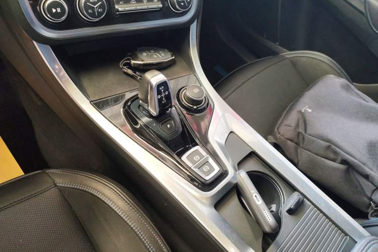 Used Lynk & Co 01 EM-P 2018 1.5T PHEV JingPro National Emission Standard V Gear Lever