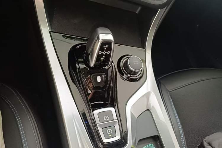 Used Lynk & Co 01 EM-P 2018 1.5T PHEV JingPro National Emission Standard V Gear Lever