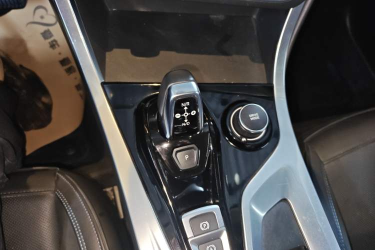Used Lynk & Co 01 EM-P 2018 1.5T PHEV JingPro National Emission Standard V Gear Lever