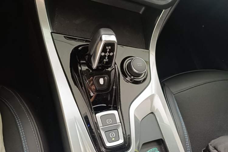 Used Lynk & Co 01 EM-P 2018 1.5T PHEV JingPro National Emission Standard V Gear Lever
