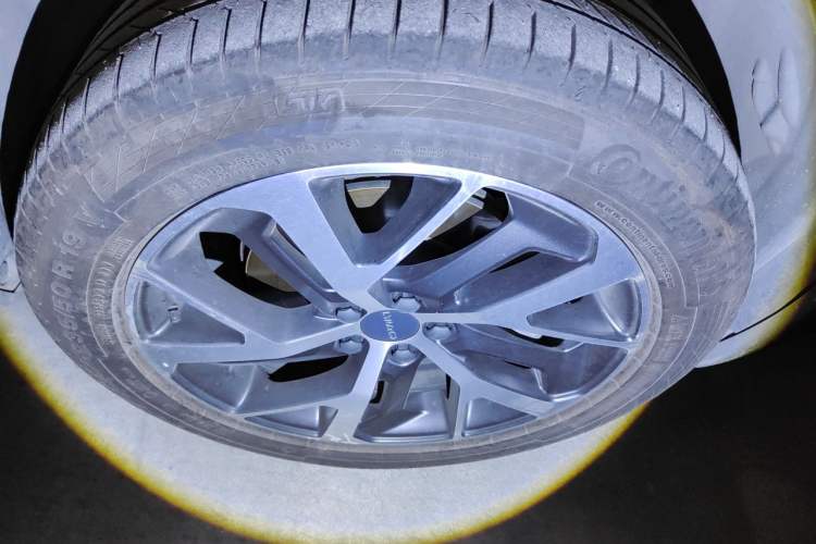 Used Lynk & Co 01 EM-P 2018 1.5T PHEV JingPro National Emission Standard V Right Front Wheel Hub