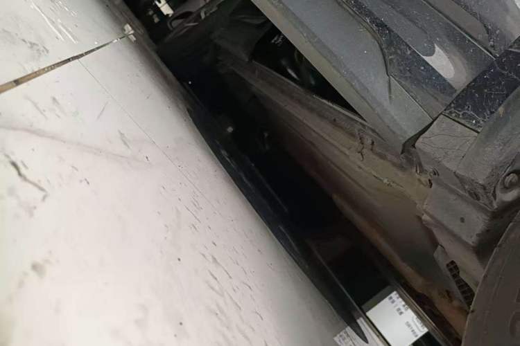 Used Lynk & Co 01 EM-P 2018 1.5T PHEV JingPro National Emission Standard V Right Side Sill