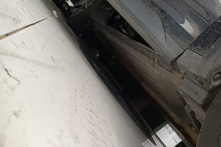 Used Lynk & Co 01 EM-P 2018 1.5T PHEV JingPro National Emission Standard V Right Side Sill