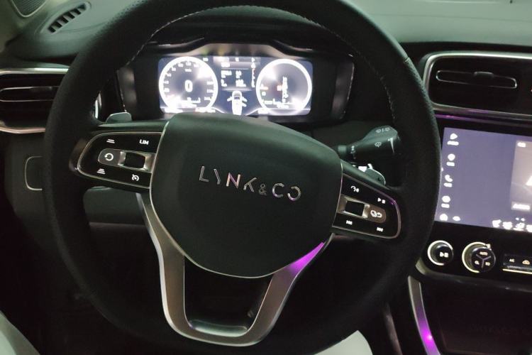 Used Lynk & Co 01 EM-P 2018 1.5T PHEV JingPro National Emission Standard V Steering Wheel