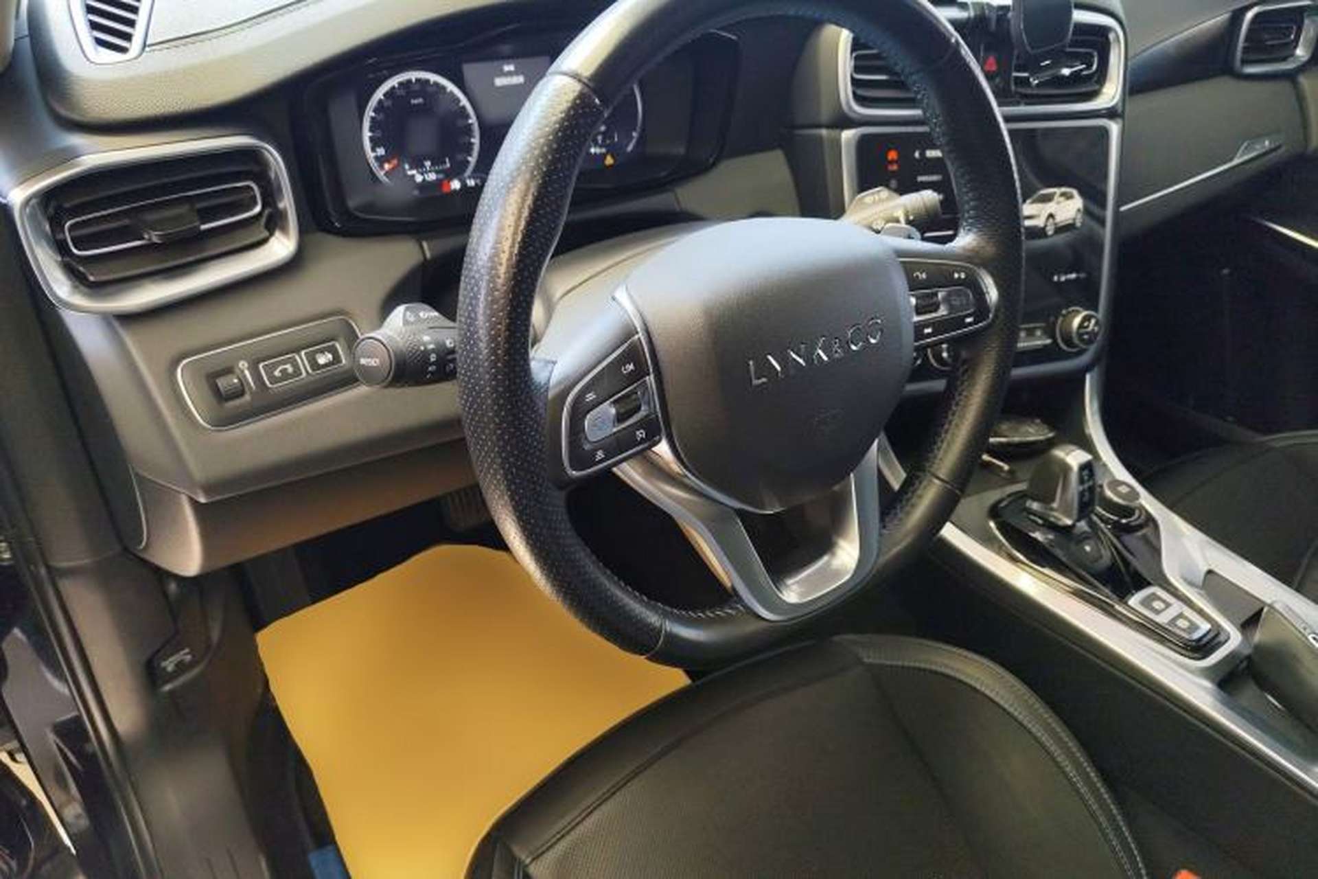 Used Lynk & Co 01 EM-P 2018 1.5T PHEV JingPro National Emission Standard V Steering Wheel