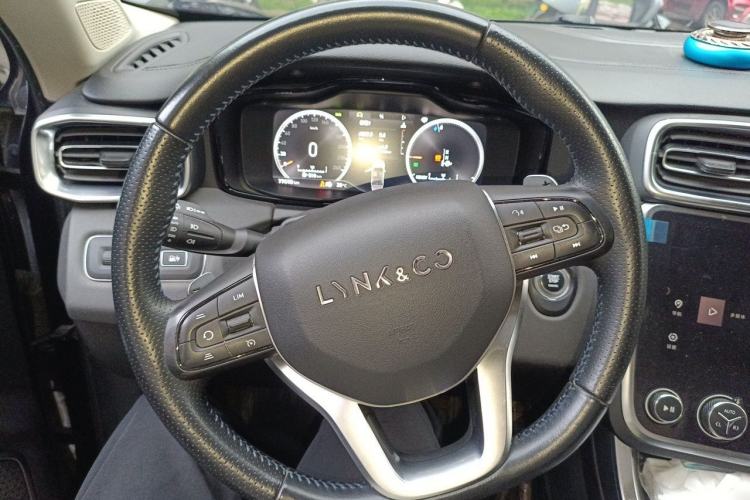 Used Lynk & Co 01 EM-P 2018 1.5T PHEV Jing Guo V Steering Wheel