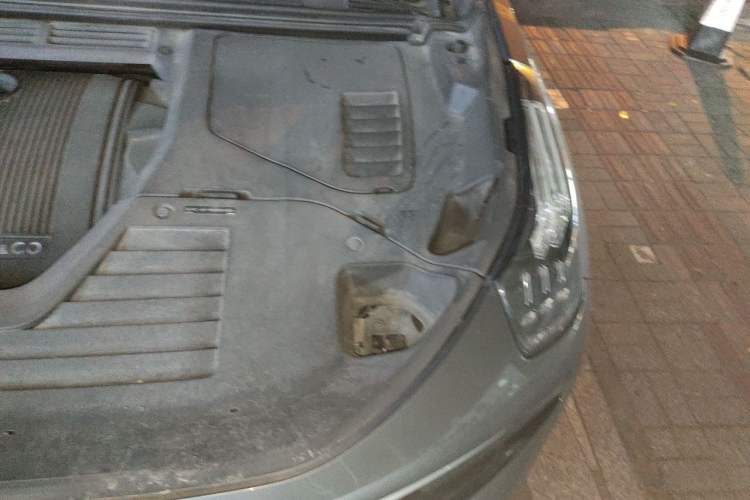 Used Lynk & Co 01 EM-P 2018 1.5T PHEV JingPro National Emission Standard V Engine Bay Left