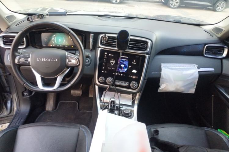 Used Lynk & Co 01 EM-P 2018 1.5T PHEV JingPro National Emission Standard V Center Console