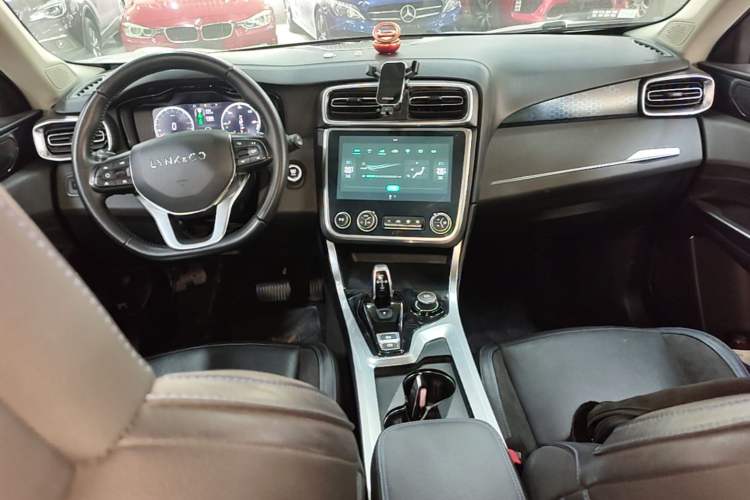 Used Lynk & Co 01 EM-P 2018 1.5T PHEV Jing Guo V Center Console