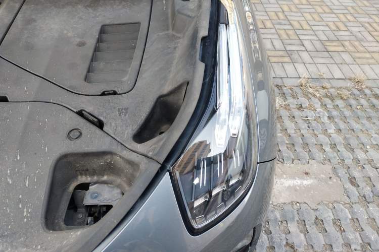 Used Lynk & Co 01 EM-P 2018 1.5T PHEV JingPro National Emission Standard V Engine Bay Left